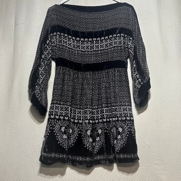 BCBGMAXAZRIA Silk Blend Velvet Burnout Tunic Dress Sz S Button Boho Whimsigoth - Picture 9 of 9